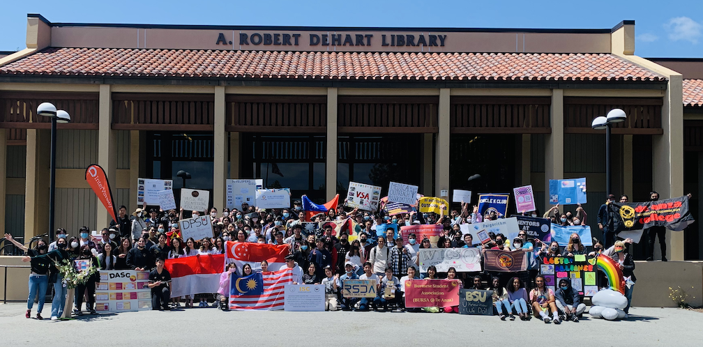 spring 2022 club day group photo