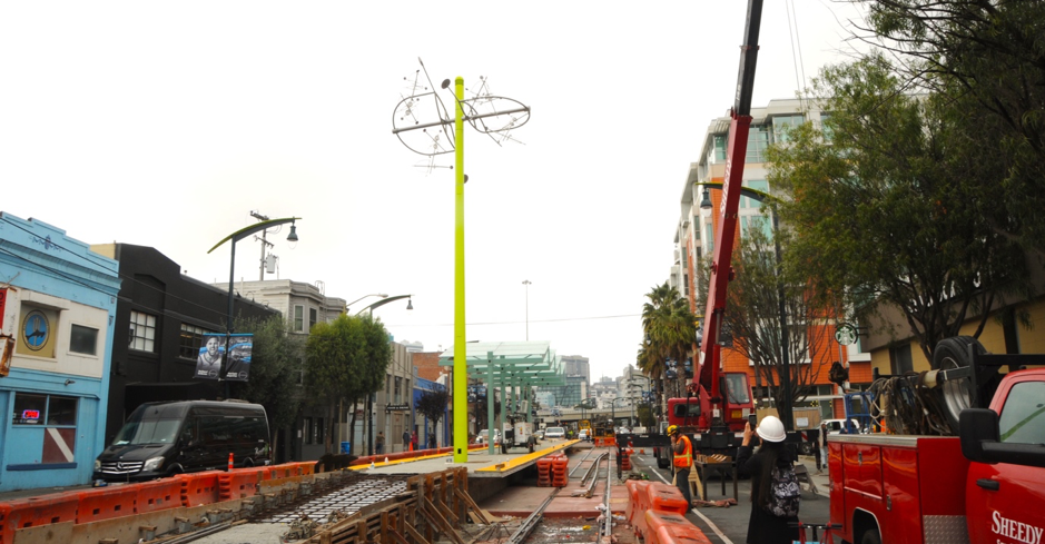 Ohtake sculpture at construction site