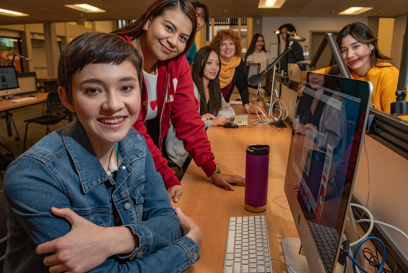 students at computer in RSS building